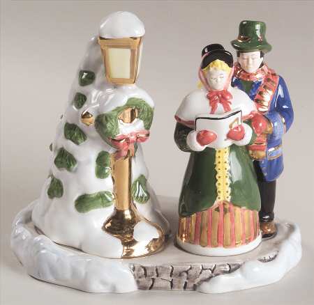Winter Garland Figural Salt and Pepper Tray Set