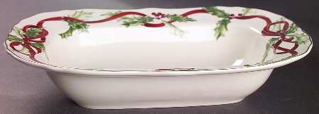 Winter Garland 11" Oval Vegetable Bowl