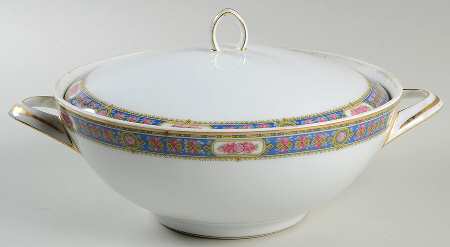 CHF695 Tureen &  Lid