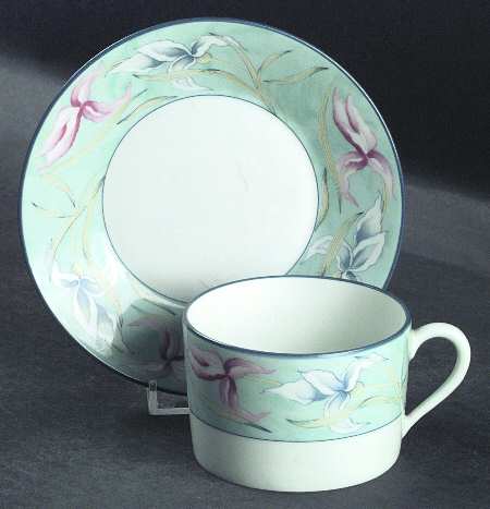 Assouan (Giverny Shape) Flat Cup & Saucer Set
