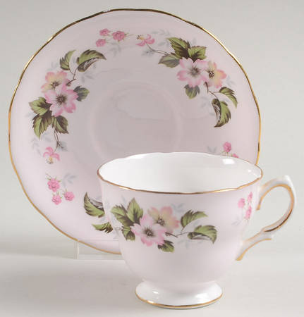 8240 Footed Cup & Saucer Set