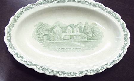 Rural England Green Underplate for Gravy Boat