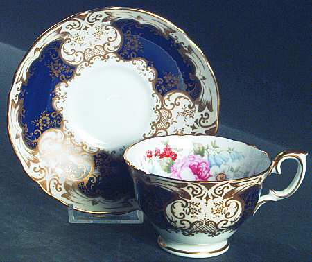 A15411 Footed Cup & Saucer Set