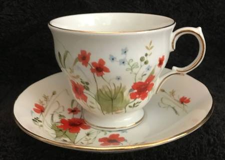 H774 Footed Cup & Saucer Set
