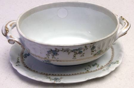 CHF812 Gravy Boat w/Attached Underplate No Lid