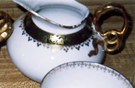 CHF819 Creamer