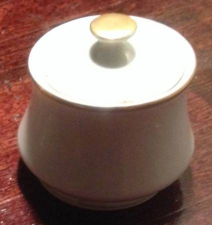 CHZ18 Sugar Bowl & Lid