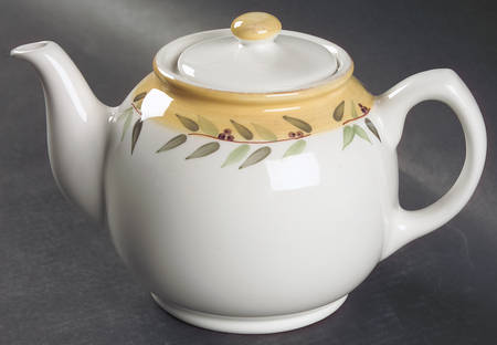 Brittany Teapot & Lid