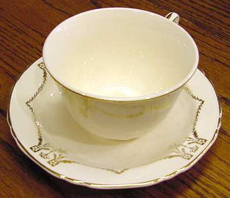 CRP118 Footed Cup & Saucer Set