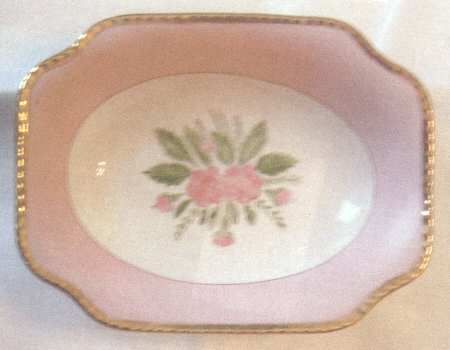 Trousseau (Pink) 10" Oval Vegetable Bowl