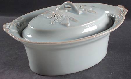 Madeira Harvest (Robin's Egg Blue) 1.5 Quart Oval Covered Casserole