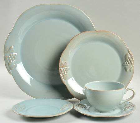 Madeira Harvest (Robin's Egg Blue) 40 Piece Estate Set