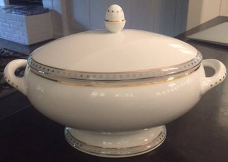 Babylone Grey Oval Covered Vegetable