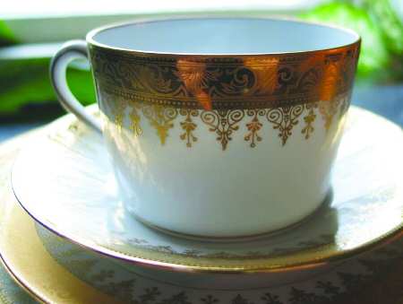CHF883 Flat Cup & Saucer Set