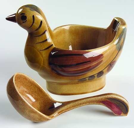 Distlefink Gravy Server W/Ladle