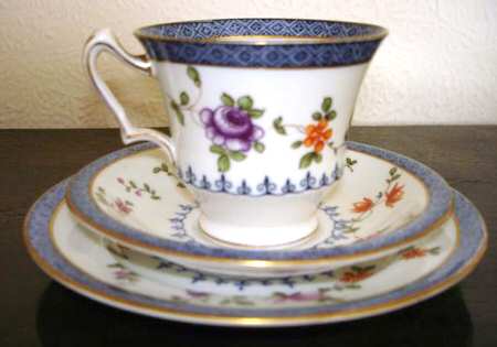 C2735 Footed Cup & Saucer Set