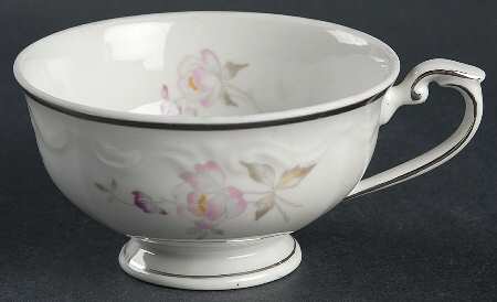Theresa Footed Cup