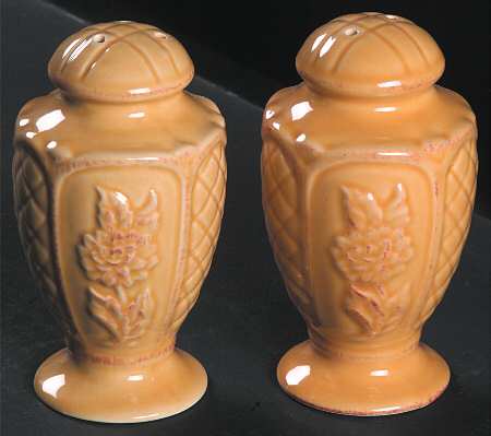 Cuisineware Gold Salt & Pepper Set