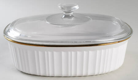 French White (Gold Trim) 2.5 Qt Oval Covered Casserole