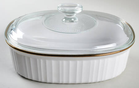 French White (Gold Trim) 1.5 Quart Oval Covered Casserole