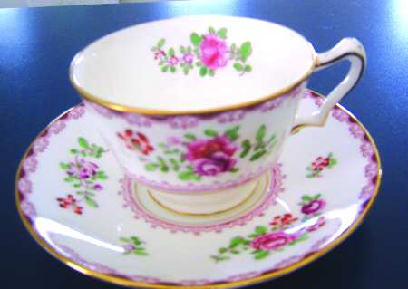 F5782 Footed Cup & Saucer Set