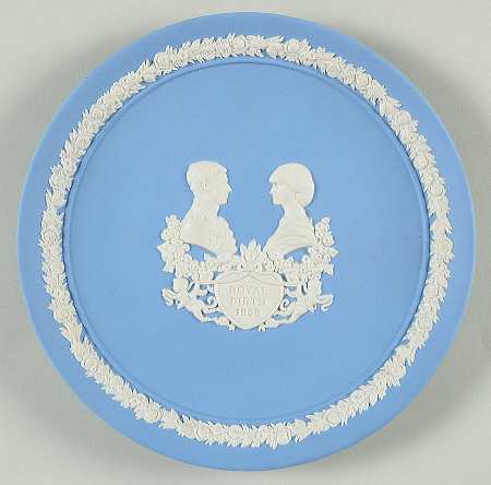Jasperware Royalty Giftware Round Personality Tray