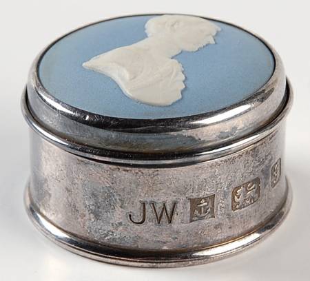 Jasperware Royalty Giftware Pill Box