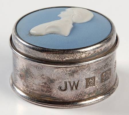 Jasperware Royalty Giftware Pill Box