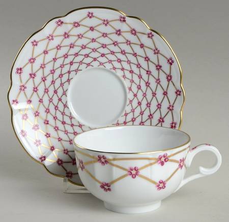 Elizabeth Flat Cup & Saucer Set