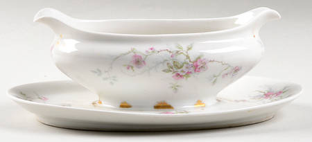 CHF1002 Gravy Boat with Attached Underplate