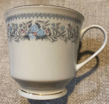 CX225 Footed Cup