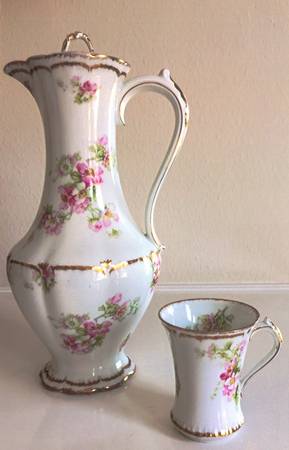 CHF1030 Chocolate Pot & Lid