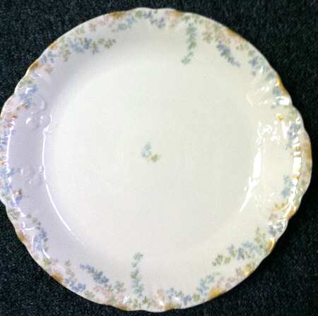 Head 112 Handled Cake Plate