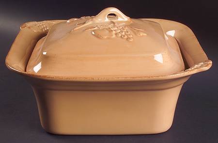 Madeira Harvest (Smoked Salmon) 2 Quart Square Casserole with Ceramic Lid