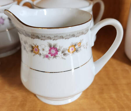 CX247 Creamer
