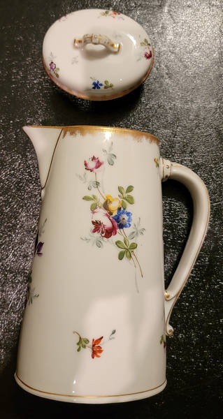 CHF1049 Chocolate Pot & Lid