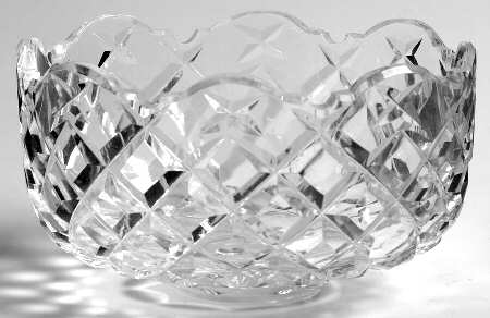 Avoca (Cut Base) B.6 Center Bowl