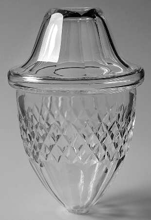 Avoca (Cut Base) C.14 Centerpiece
