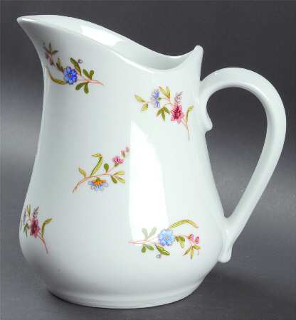 Margot 32 Oz Pitcher