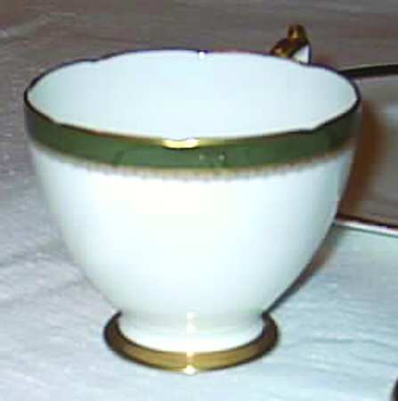 COA122 Footed Cup