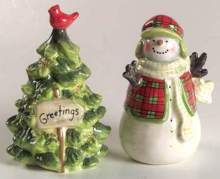 Holiday Lodge Salt & Pepper Set
