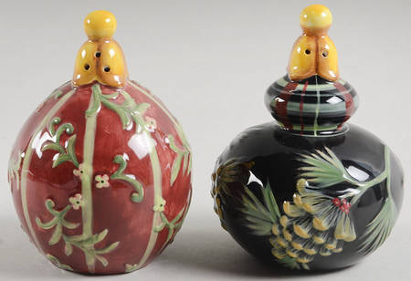 Holiday Splendor Salt & Pepper Set