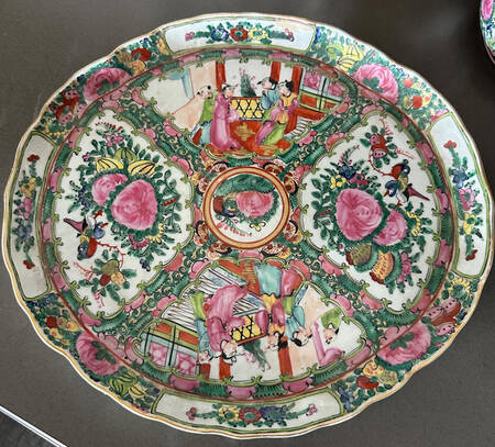 Rose Medallion (With People) 11" Oval Serving Platter