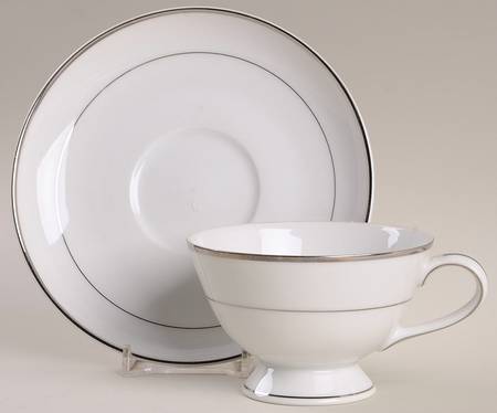 Fountainebleau Footed Cup & Saucer Set