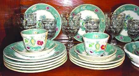 Amula Flat Cup & Saucer Set
