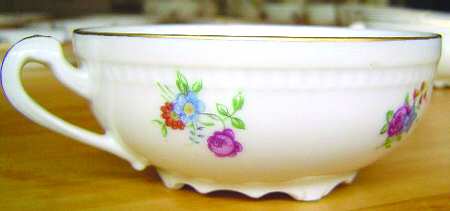 CHJ1 Footed Cup