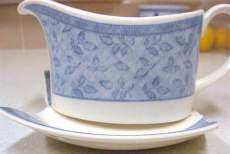 Olivia Gravy Boat & Underplate