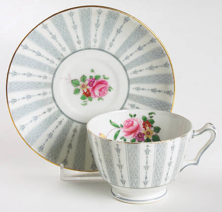 F9213 (Gray) Footed Cup & Saucer Set