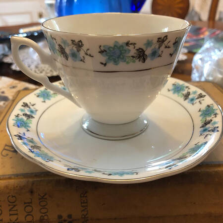 YSH1 Footed Cup & Saucer Set