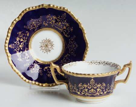 Y4203 Footed Bouillon Cup & Saucer